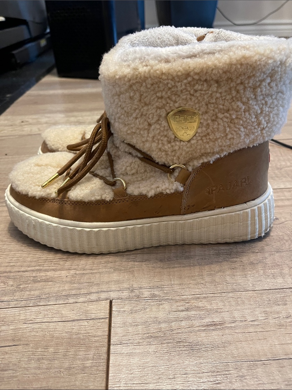 Pajar Canada shearling winter boots